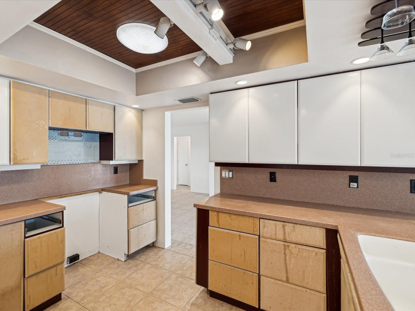 11549 48TH AVE N, ST PETERSBURG, FL, 33708