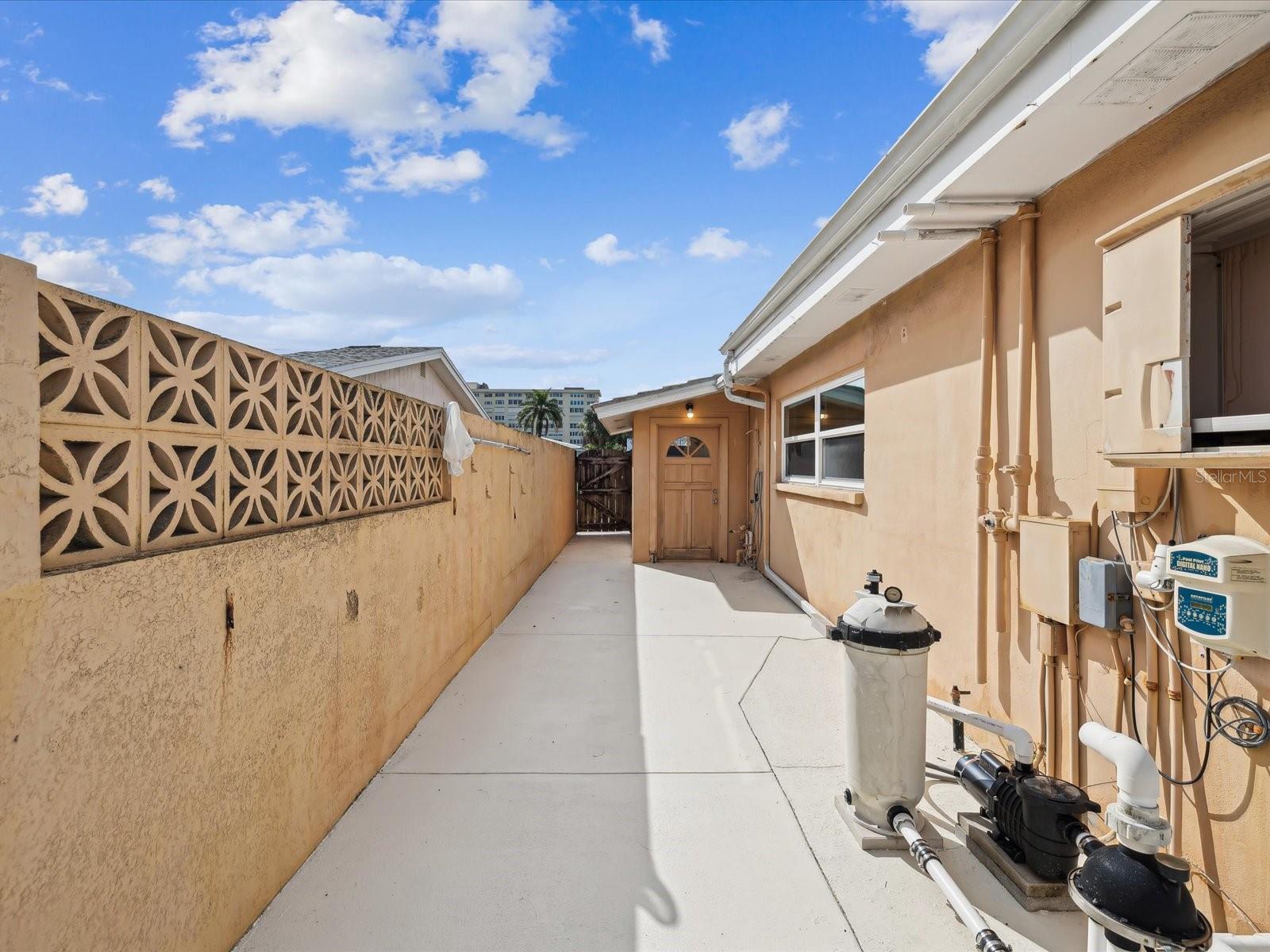 11549 48TH AVE N, ST PETERSBURG, FL, 33708