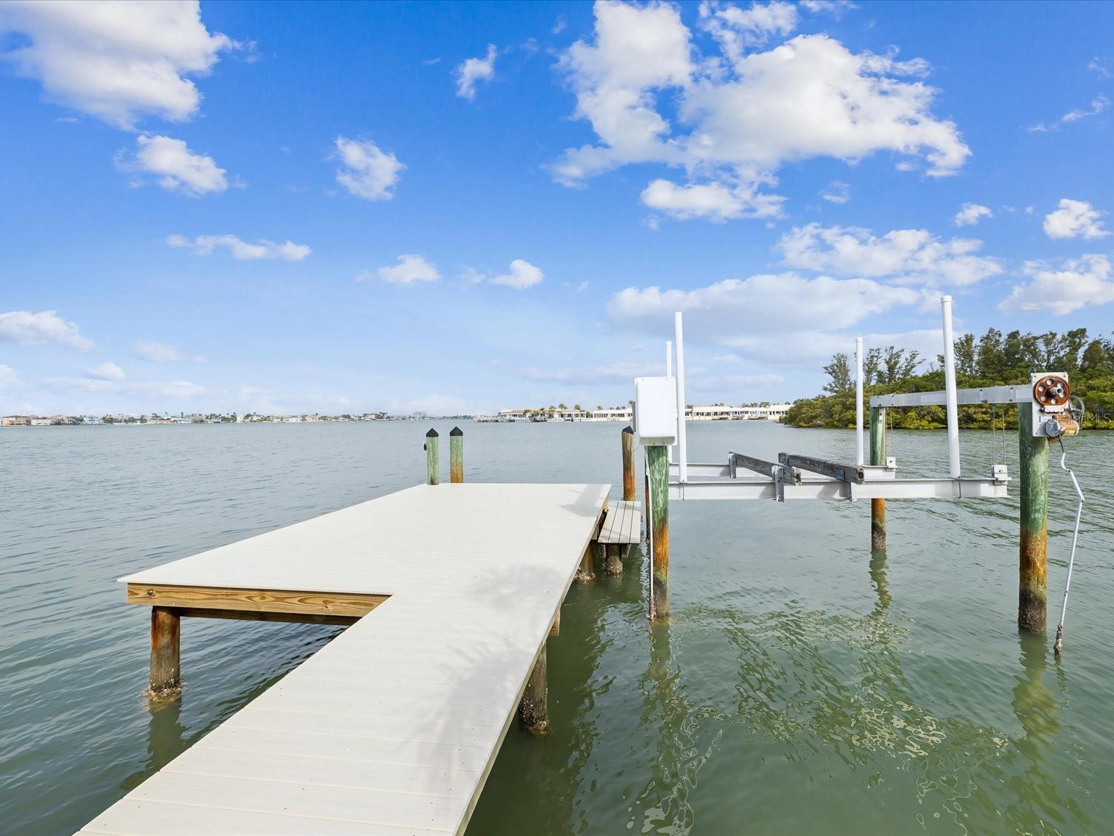 11549 48TH AVE N, ST PETERSBURG, FL, 33708