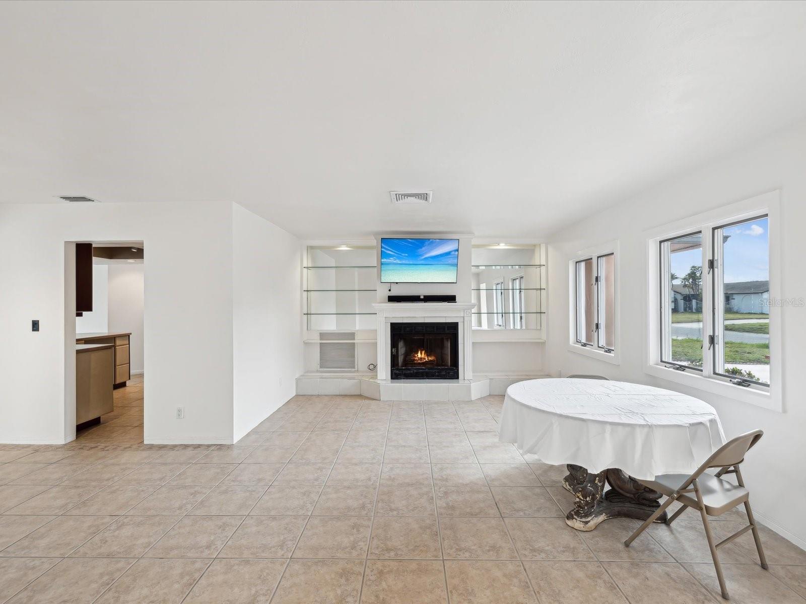 11549 48TH AVE N, ST PETERSBURG, FL, 33708