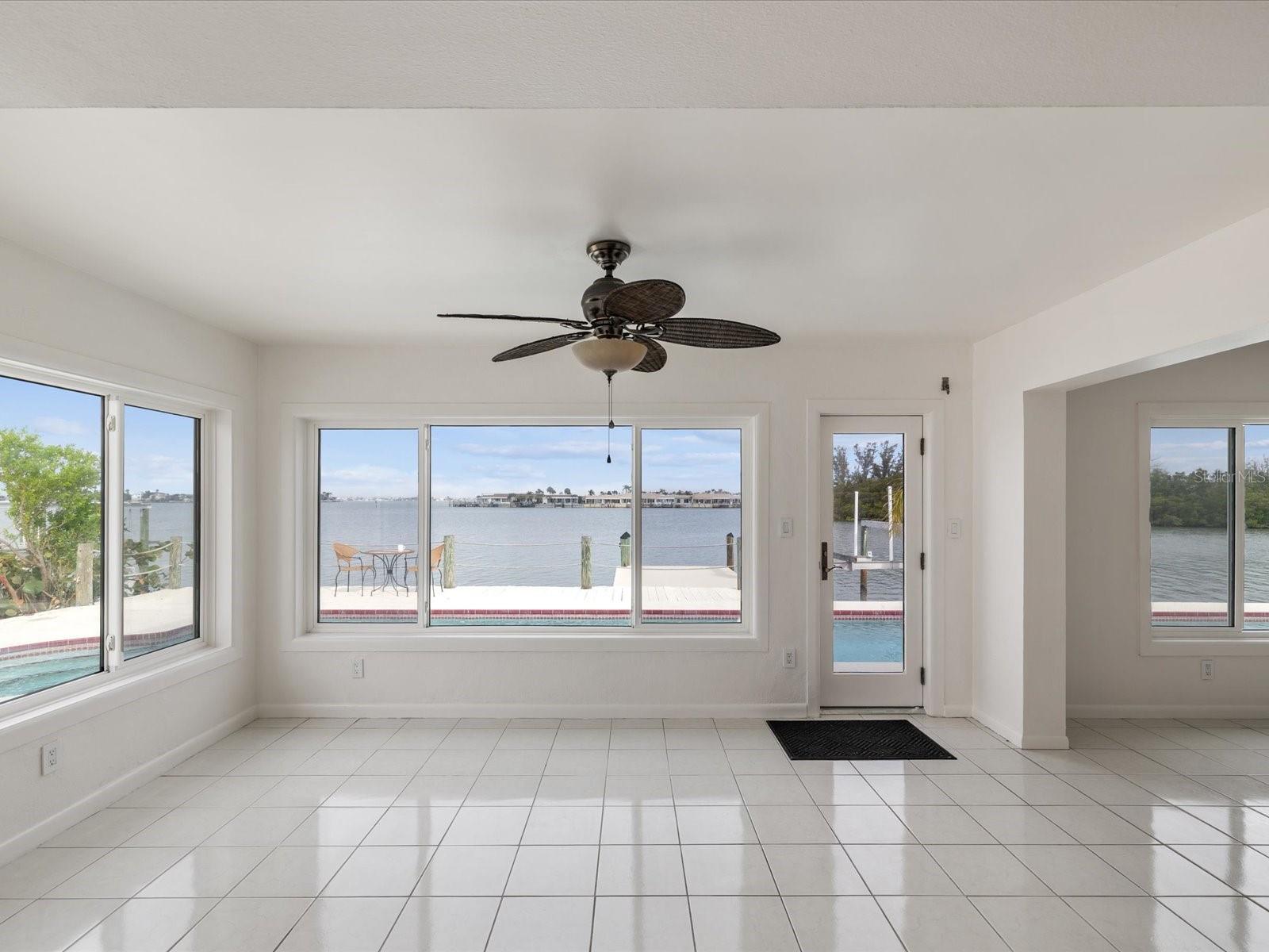 11549 48TH AVE N, ST PETERSBURG, FL, 33708