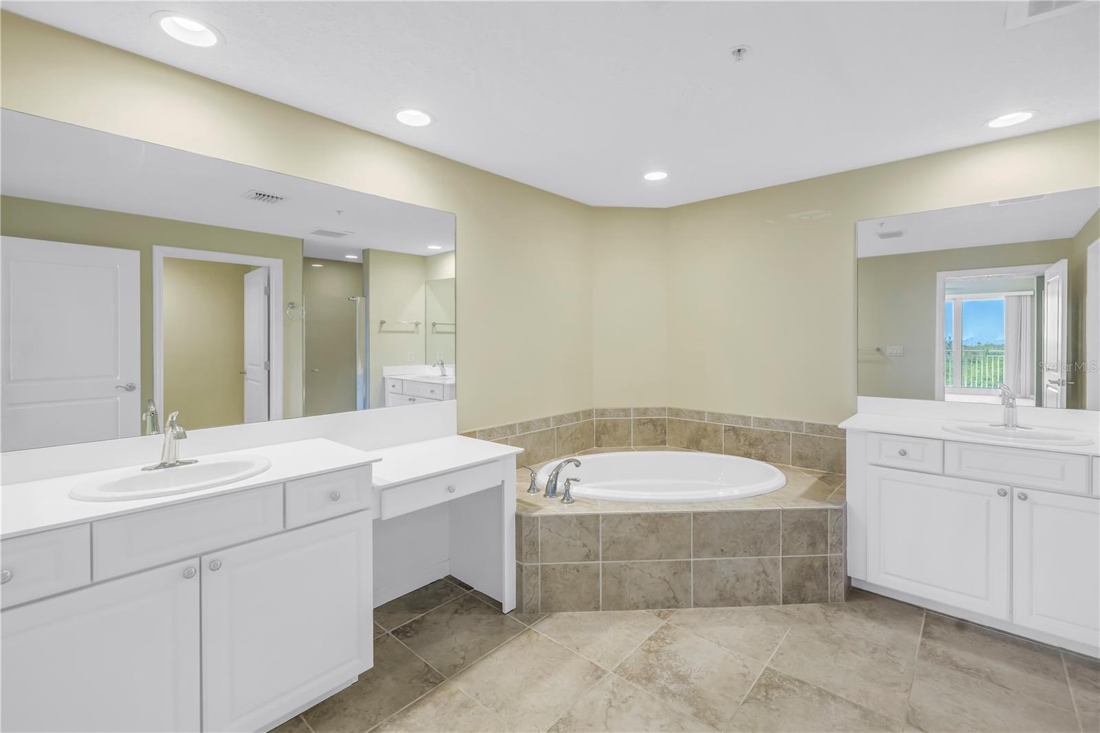 10851 MANGROVE CAY LN NE #714, ST PETERSBURG, FL, 33716