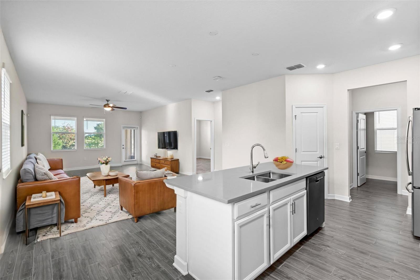 1033 BLACKWOLF RUN RD, DAVENPORT, FL, 33896