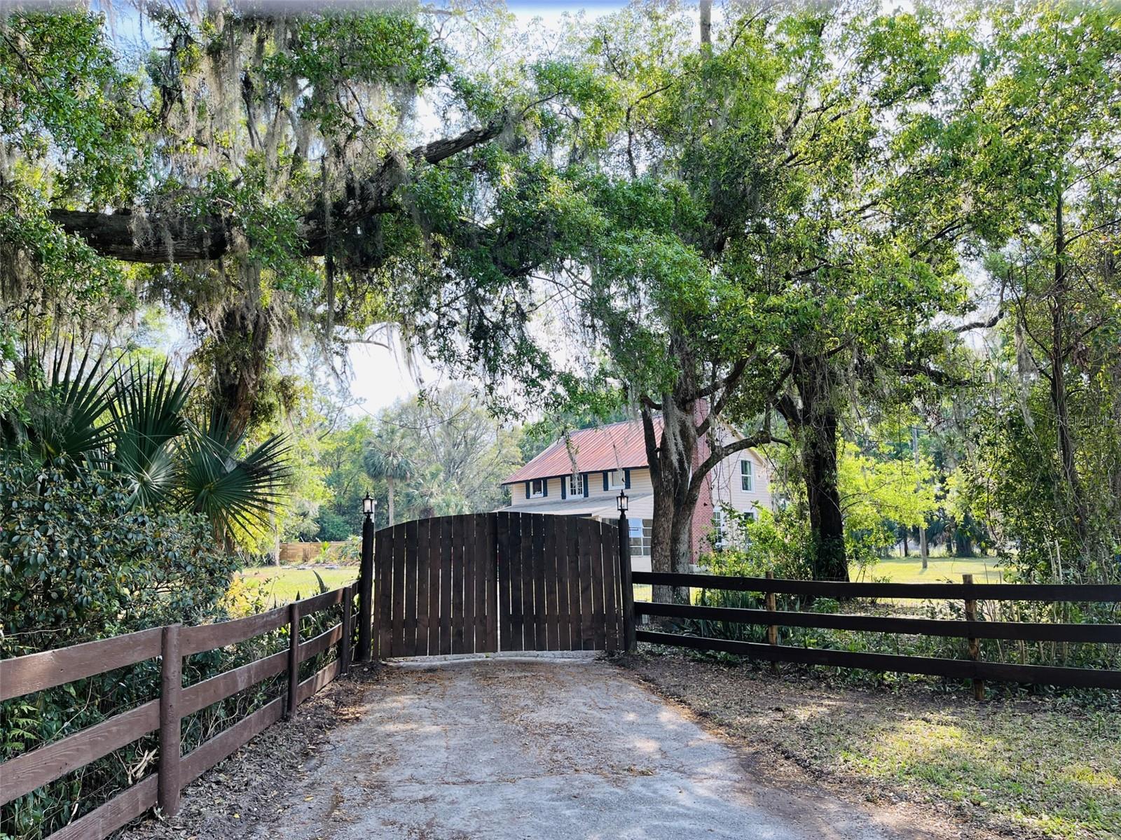 18700 RAVENSWOOD RD, ALTOONA, FL, 32702