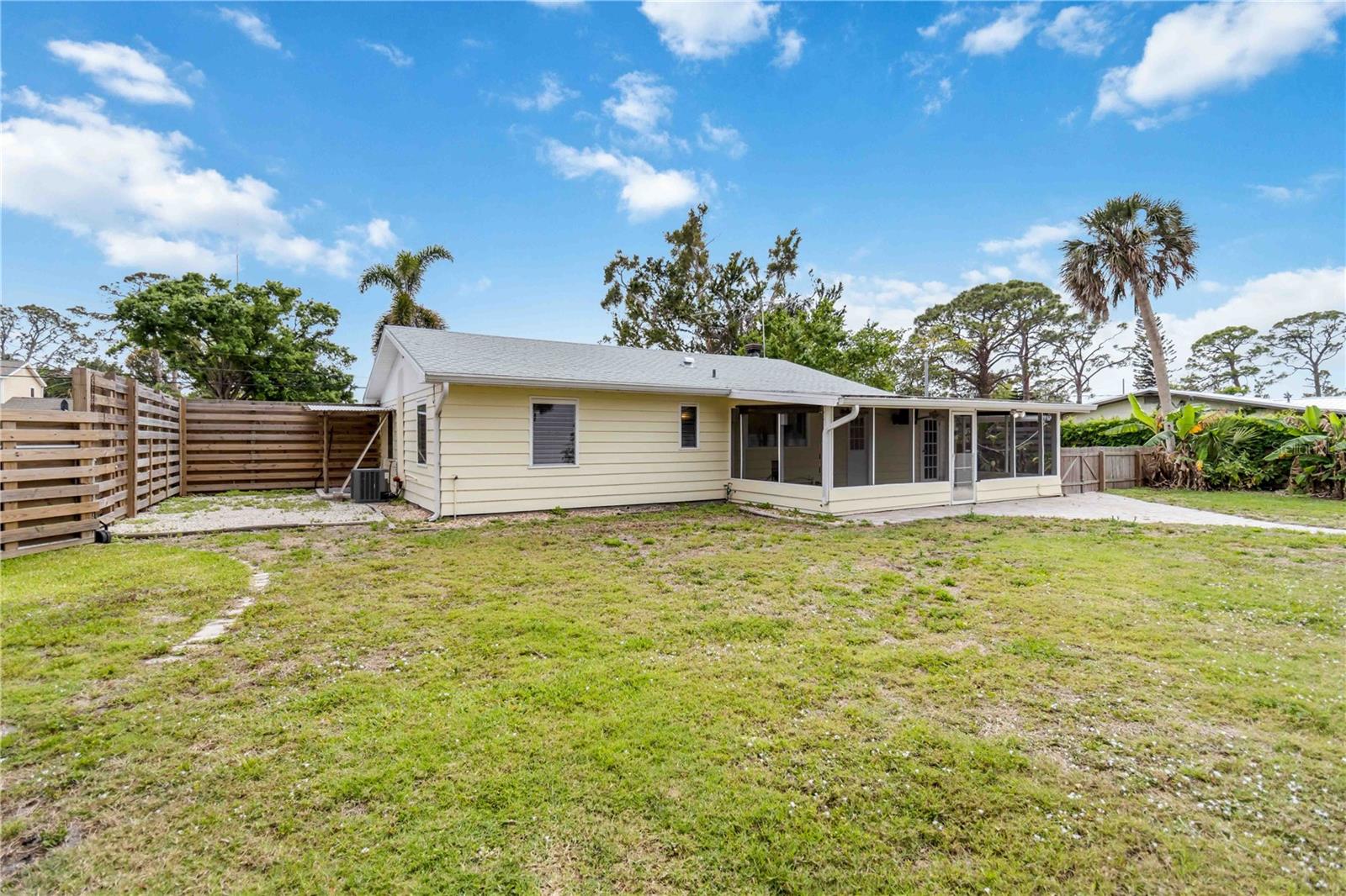 217 PALM AVE E, NOKOMIS, FL, 34275
