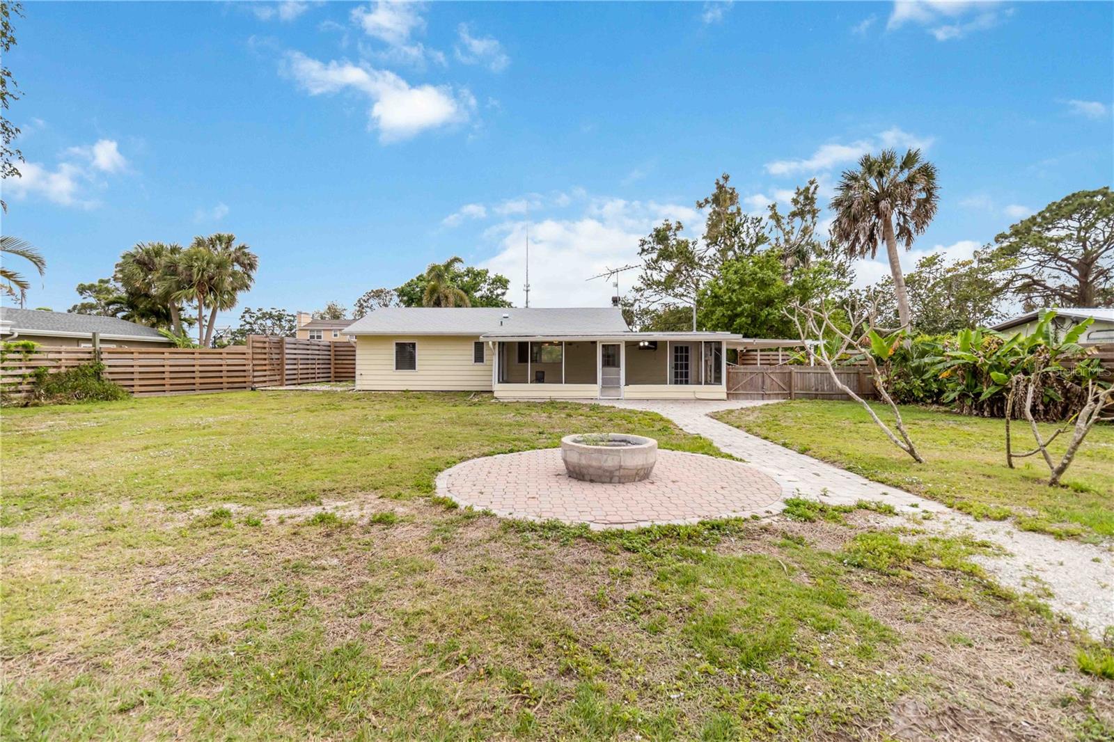 217 PALM AVE E, NOKOMIS, FL, 34275