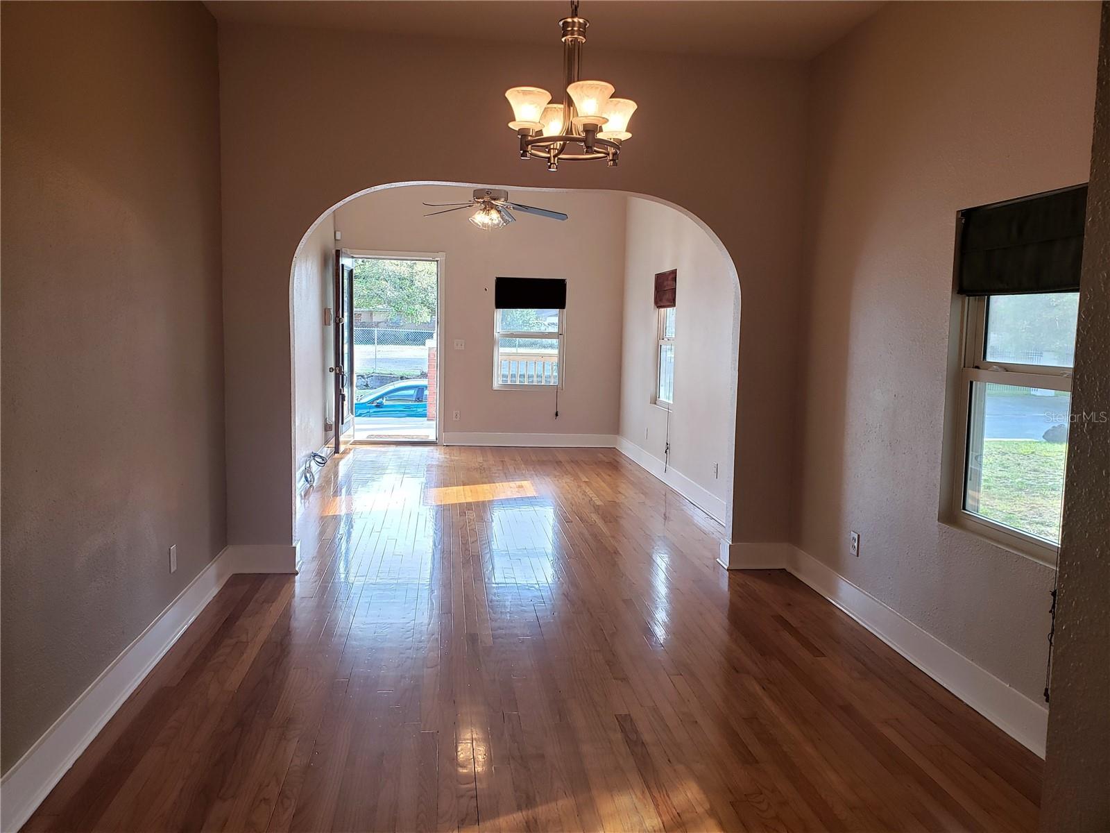 1923 W PINE ST, TAMPA, FL, 33607