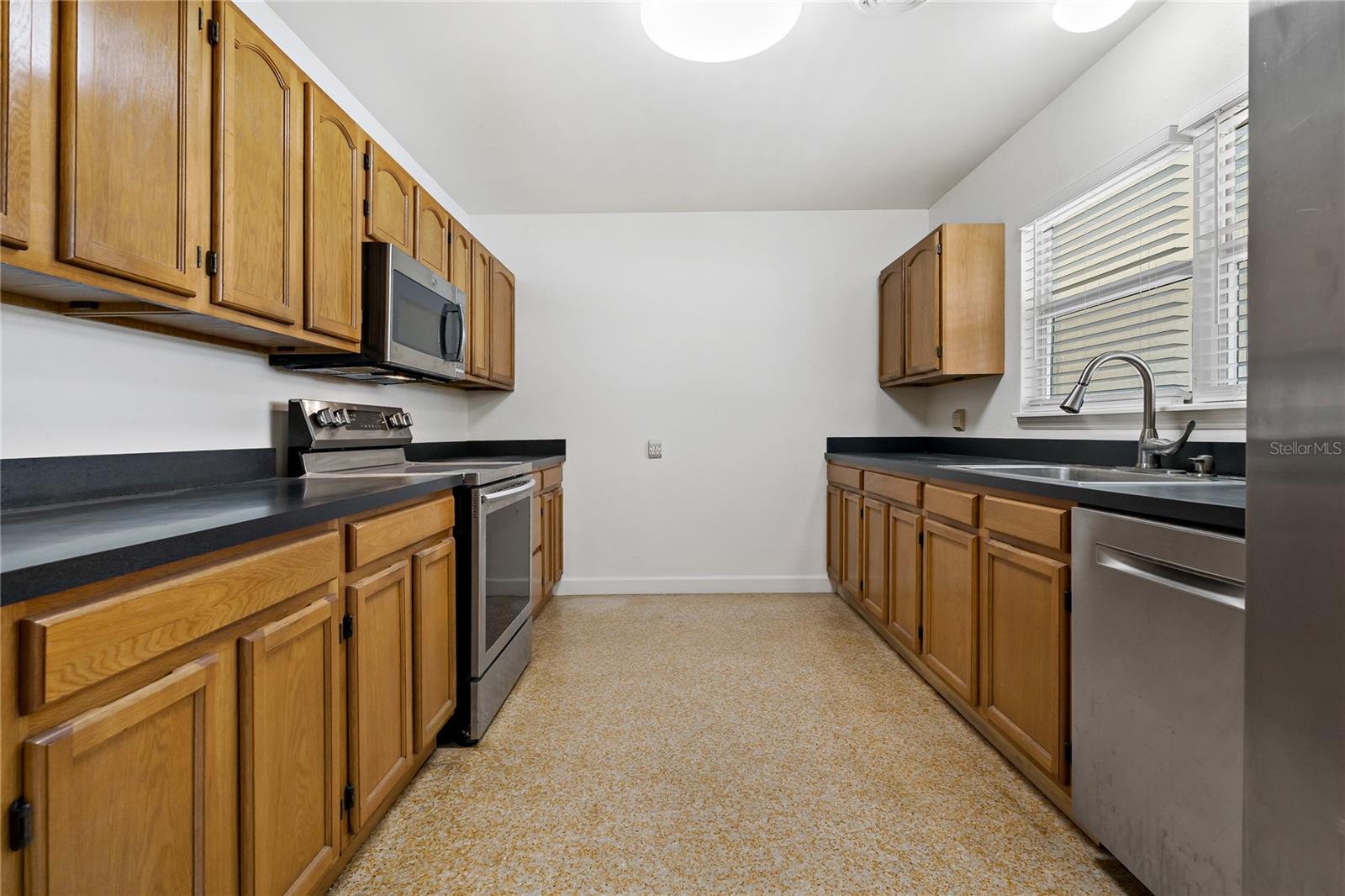 2485 BELVOIR BLVD, SARASOTA, FL, 34237