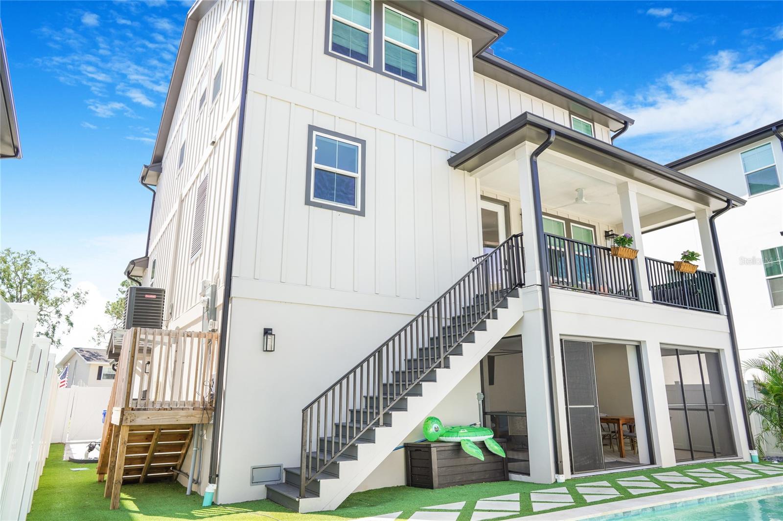 1725 MASSACHUSETTS AVE NE, ST PETERSBURG, FL, 33703