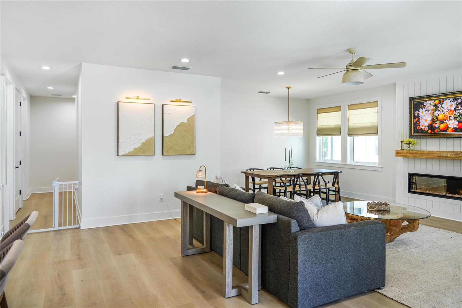1725 MASSACHUSETTS AVE NE, ST PETERSBURG, FL, 33703