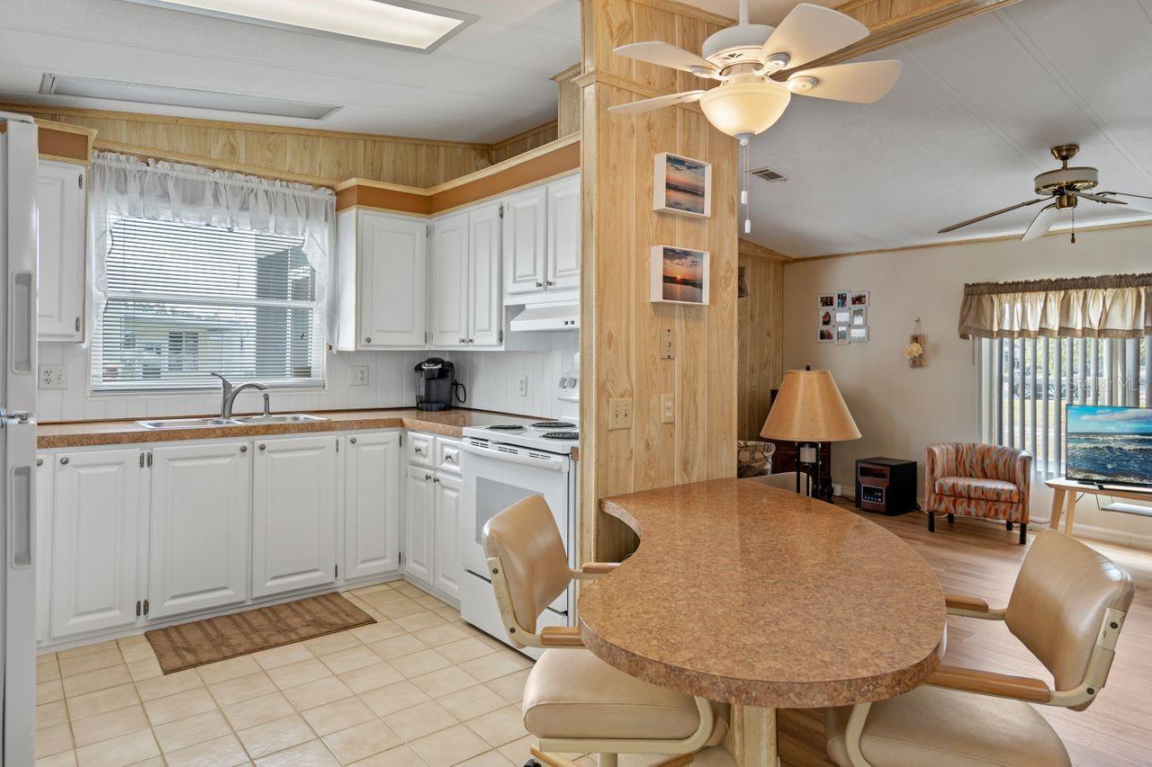 6757 KENSINGTON DR NE, WINTER HAVEN, FL, 33881