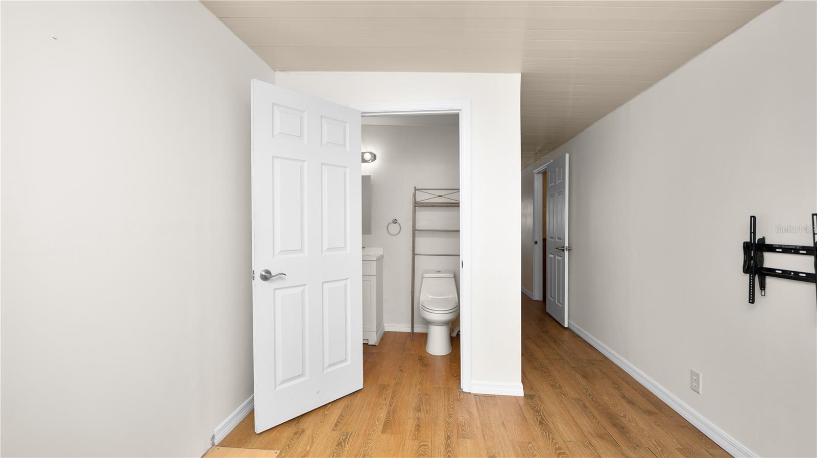 L4951816 Property Photo