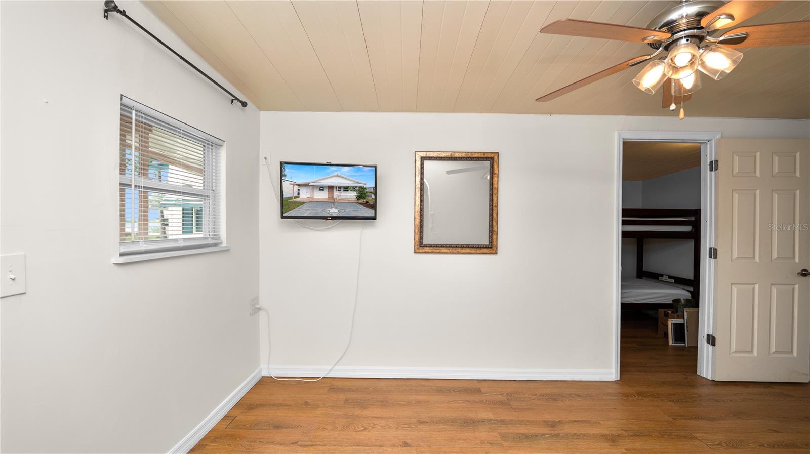 L4951816 Property Photo