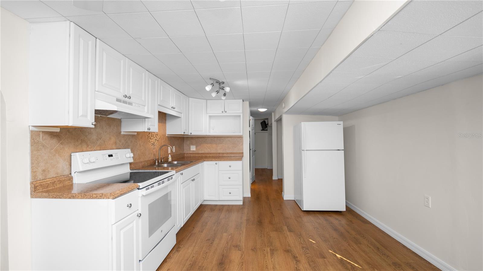 L4951816 Property Photo