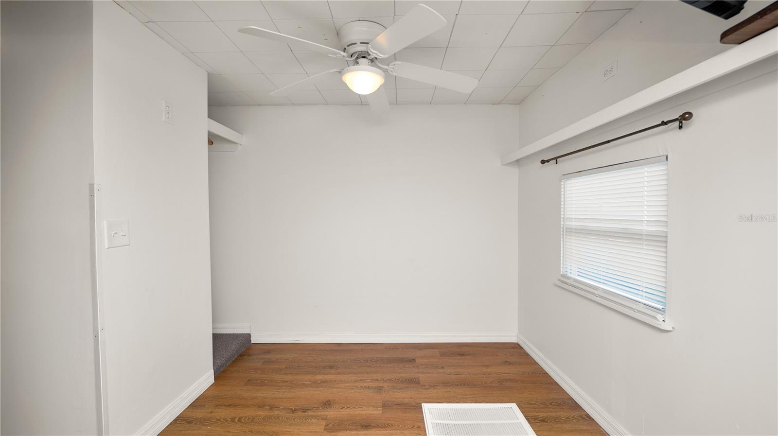 L4951816 Property Photo