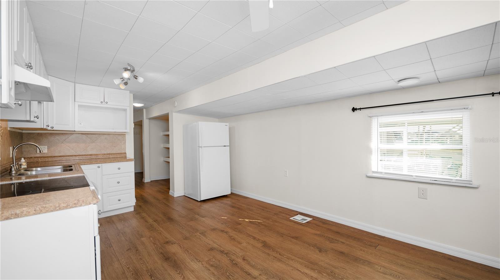 L4951816 Property Photo