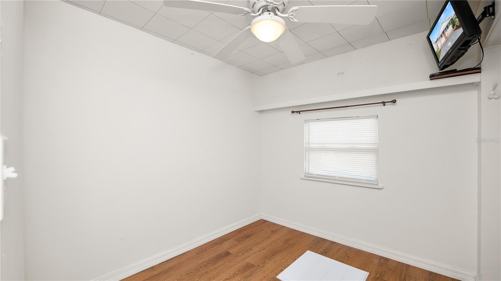 L4951816 Property Photo