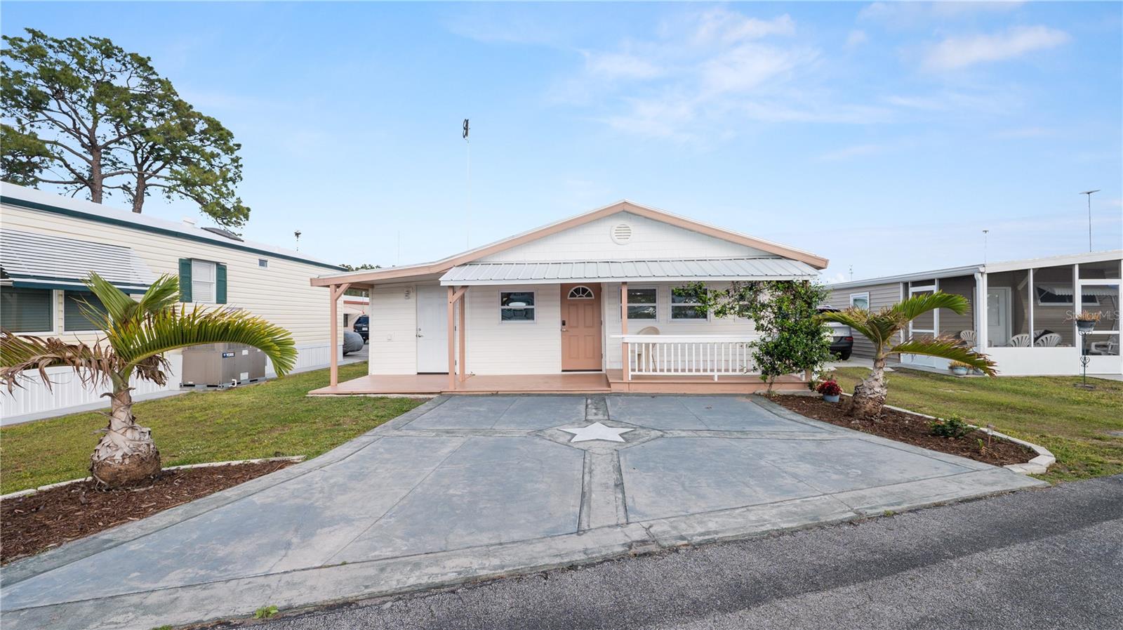 L4951816 Property Photo