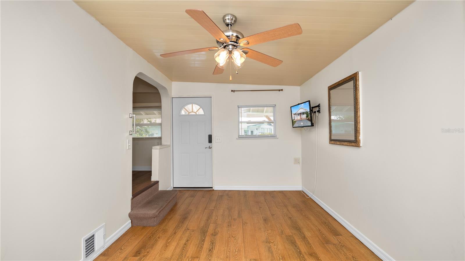 L4951816 Property Photo