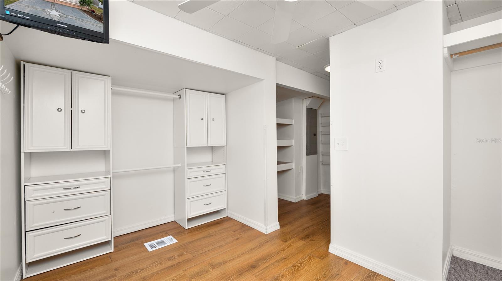 L4951816 Property Photo