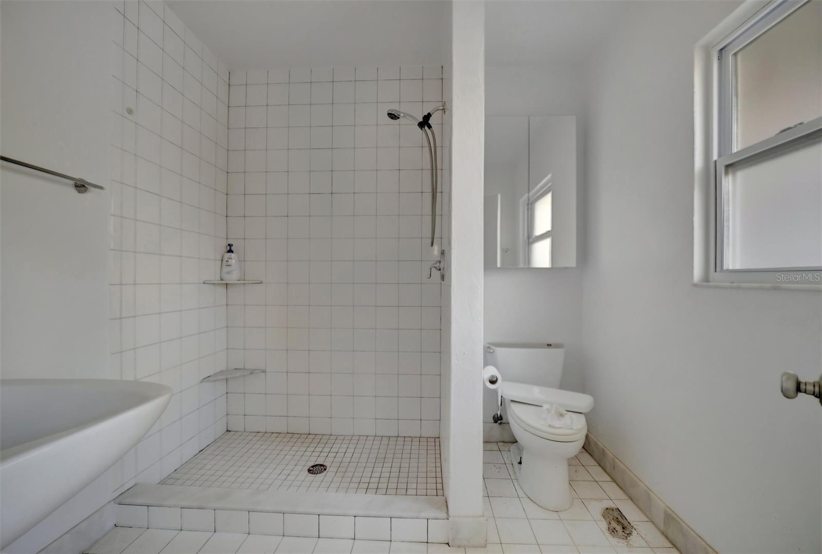 8555 HERON LAGOON CIR, SARASOTA, FL, 34242