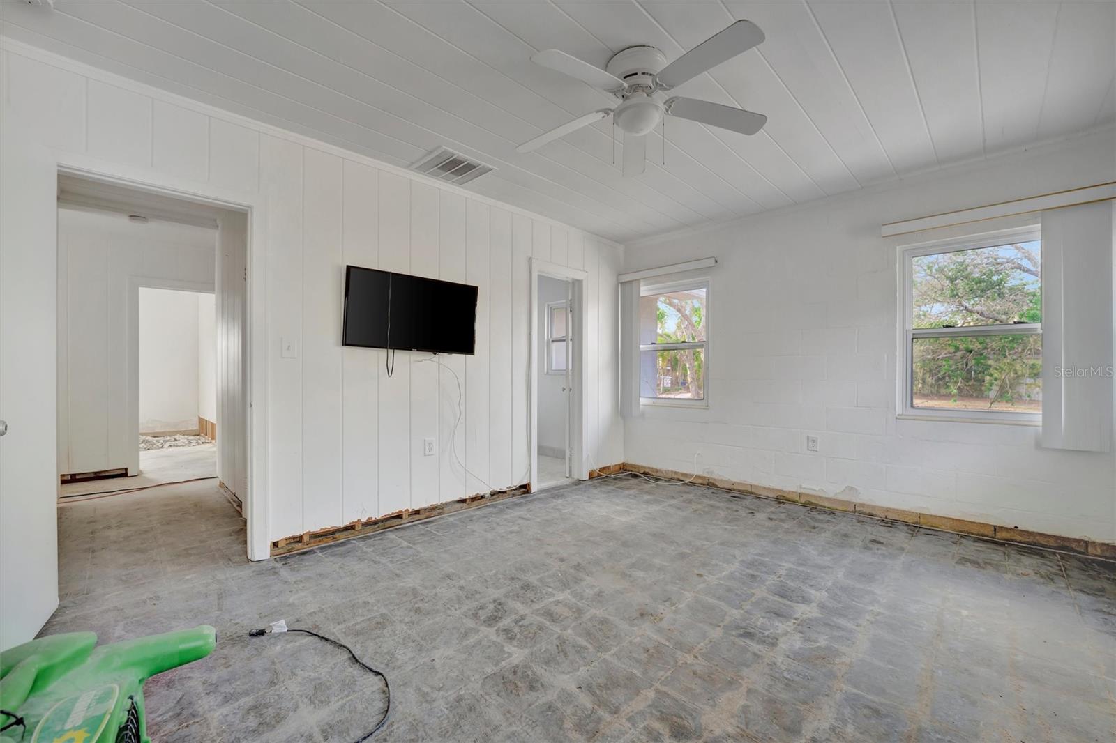 8555 HERON LAGOON CIR, SARASOTA, FL, 34242