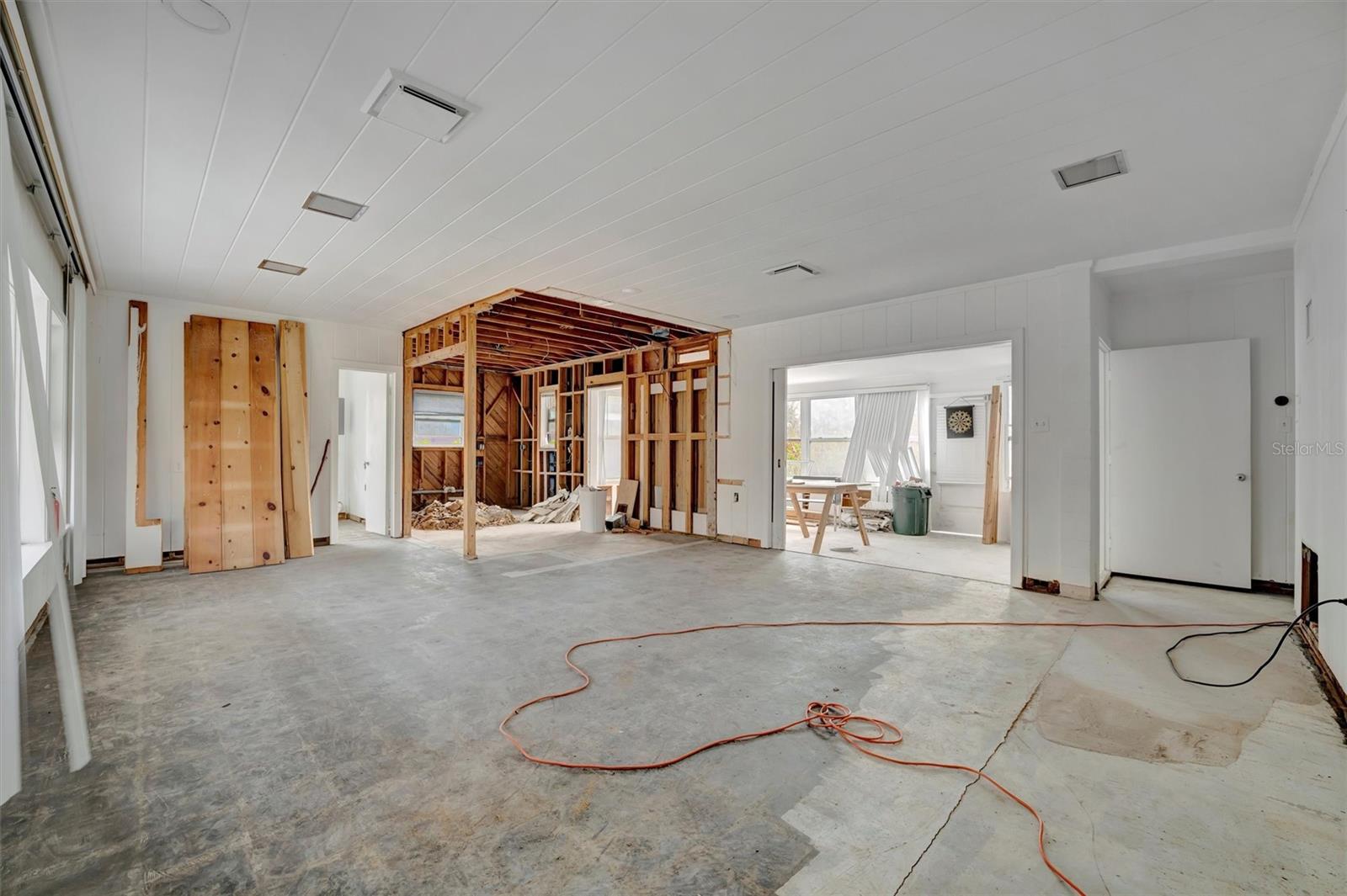 8555 HERON LAGOON CIR, SARASOTA, FL, 34242