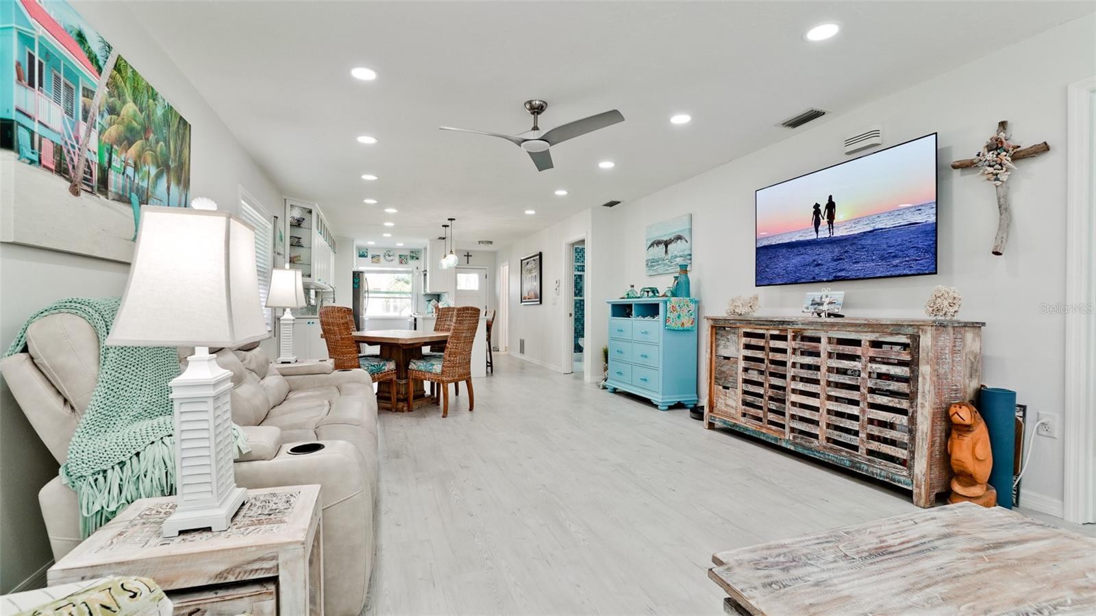 3112 CAMBRIDGE AVE #6, BRADENTON, FL, 34207