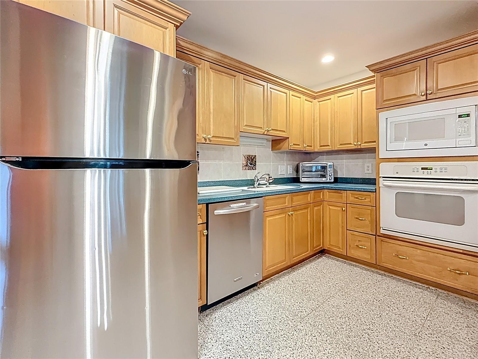 3203 40TH WAY S #B, ST PETERSBURG, FL, 33711