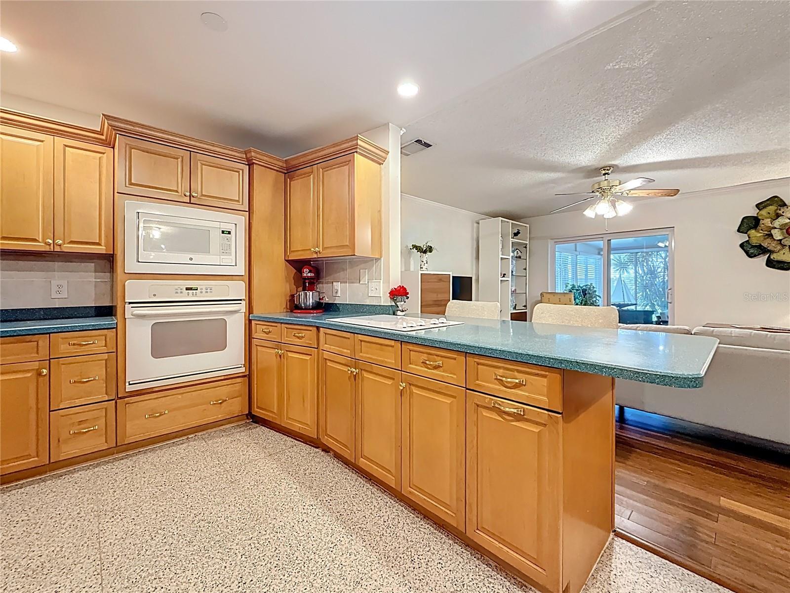 3203 40TH WAY S #B, ST PETERSBURG, FL, 33711