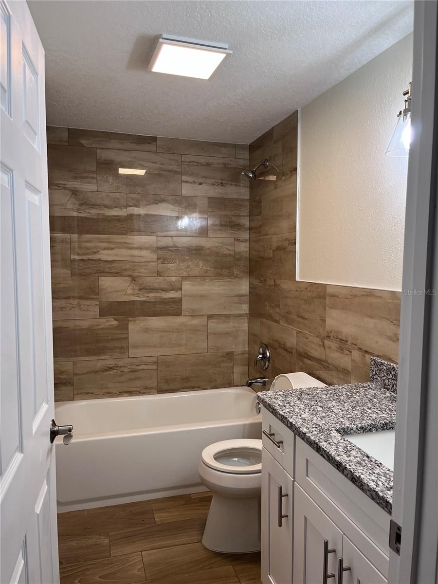 1147 E MCDONALD AVE #102-202, EUSTIS, FL, 32726