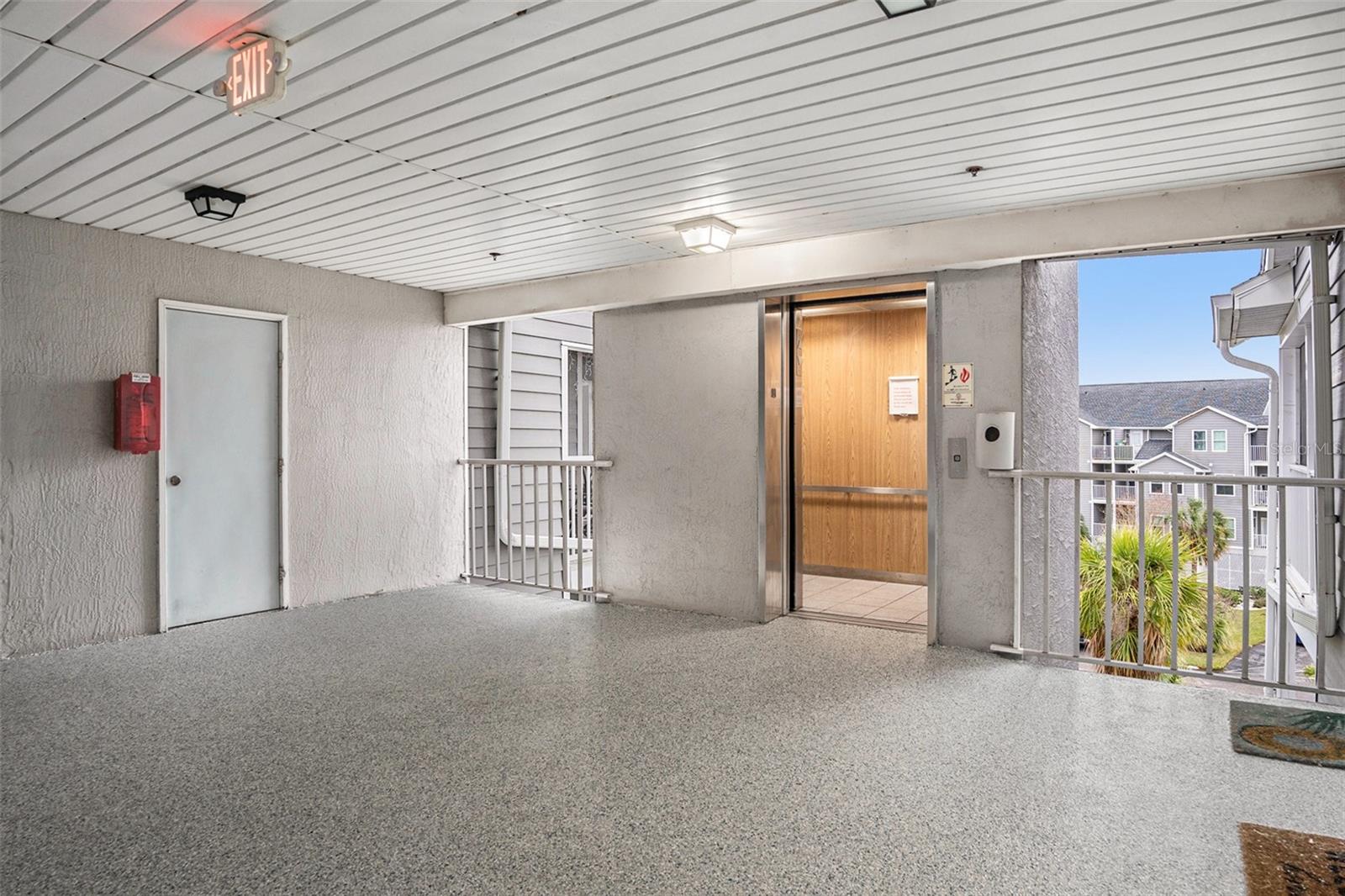 5727 BISCAYNE CT #305, NEW PORT RICHEY, FL, 34652