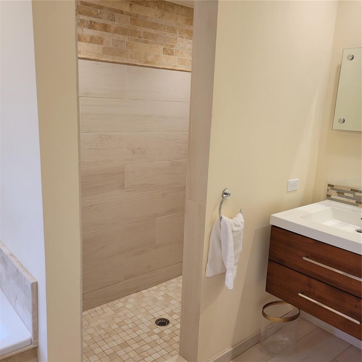 4353 INDIAN POINT TRL, SARASOTA, FL, 34238