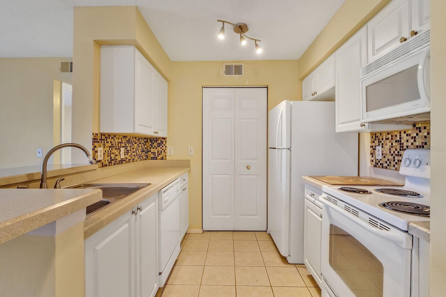 1229 BERMUDA LAKES LN #207, KISSIMMEE, FL, 34741