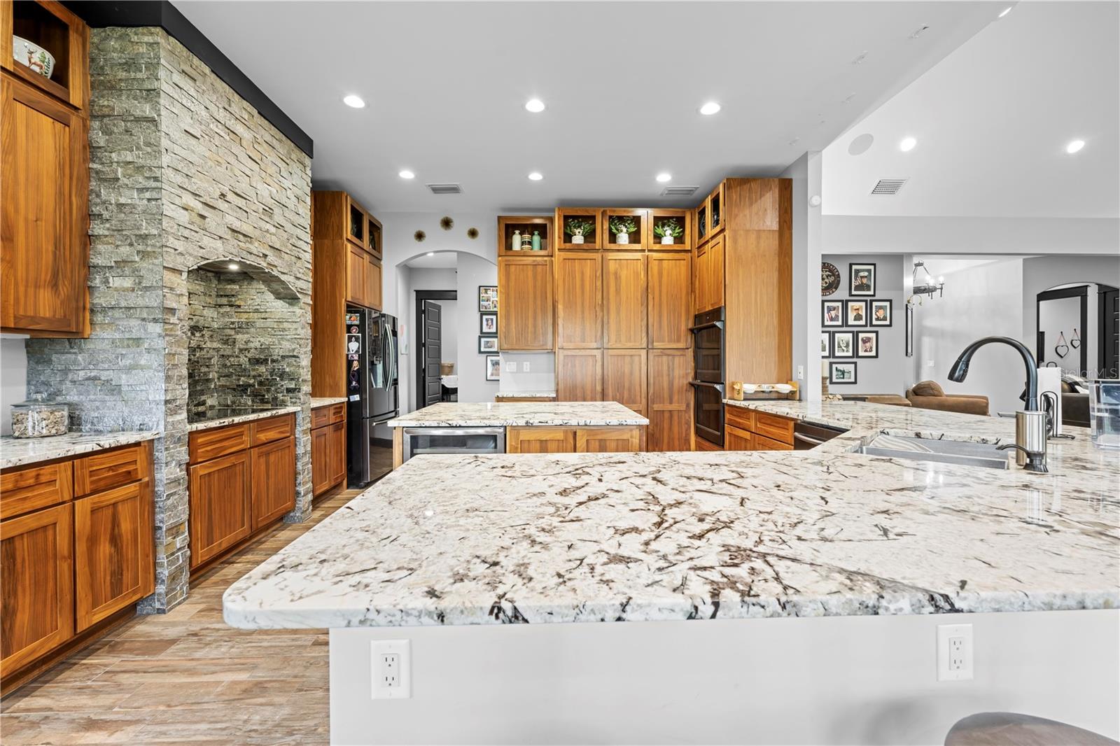 3601 HAPPY LIFE LN, DOVER, FL, 33527