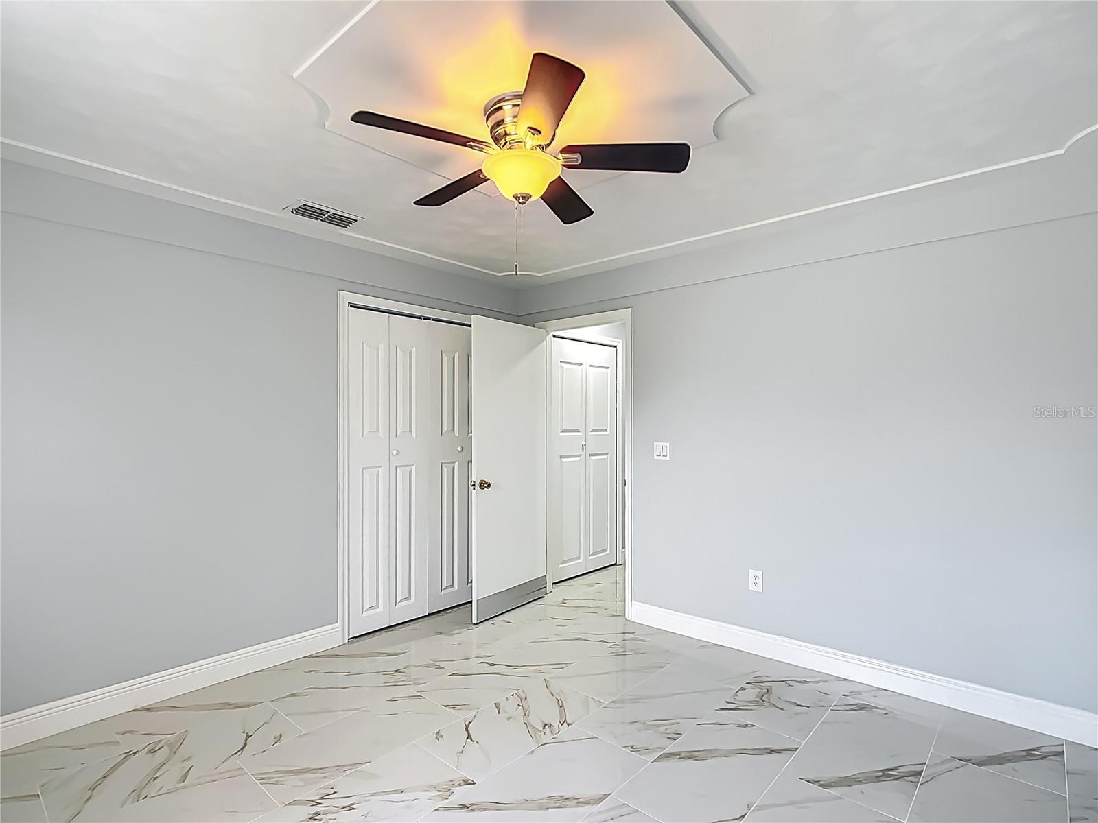 123 SHENANDOAH AVE, LADY LAKE, FL, 32159