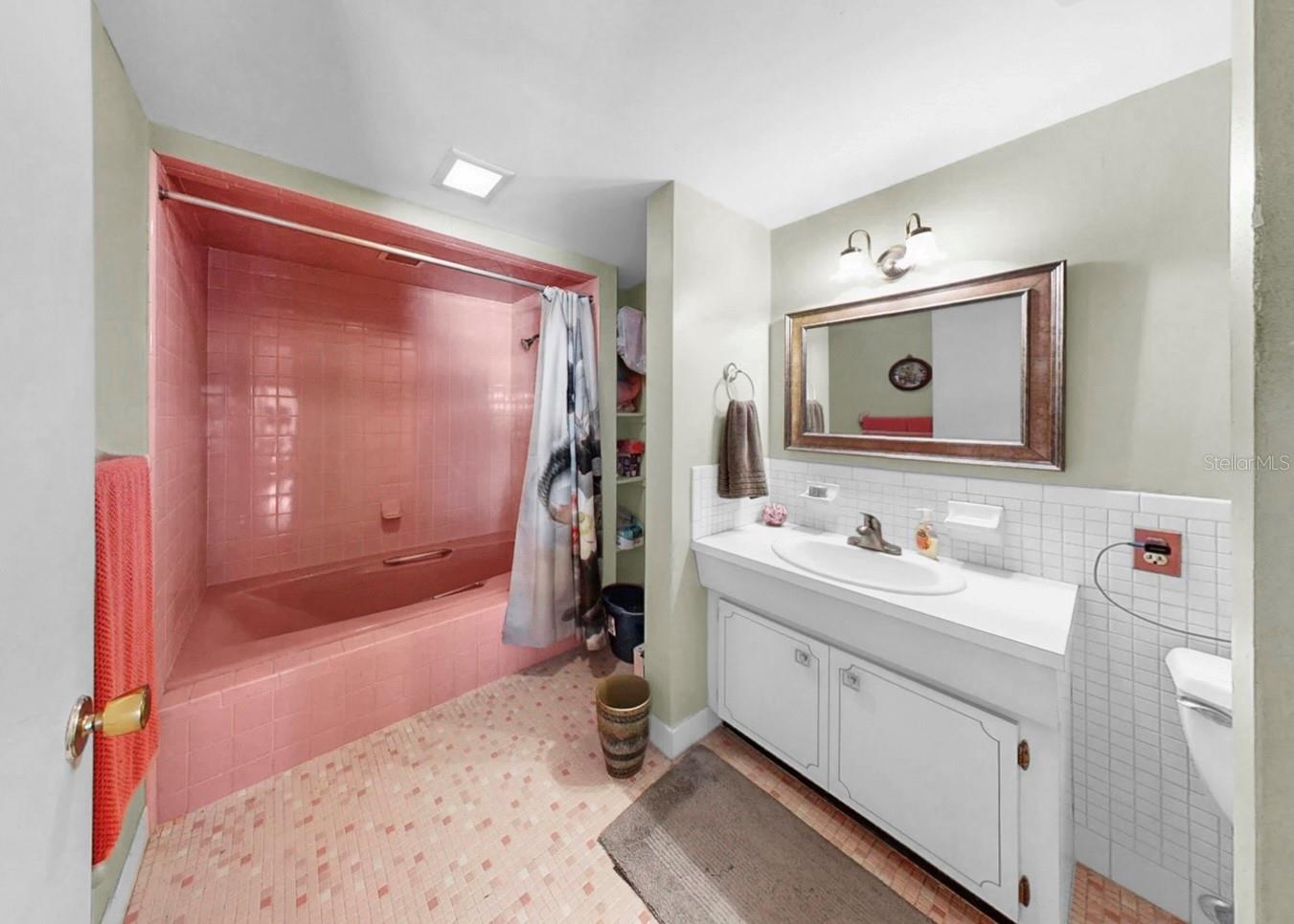 500 OLEANDER WAY S, ST PETERSBURG, FL, 33707