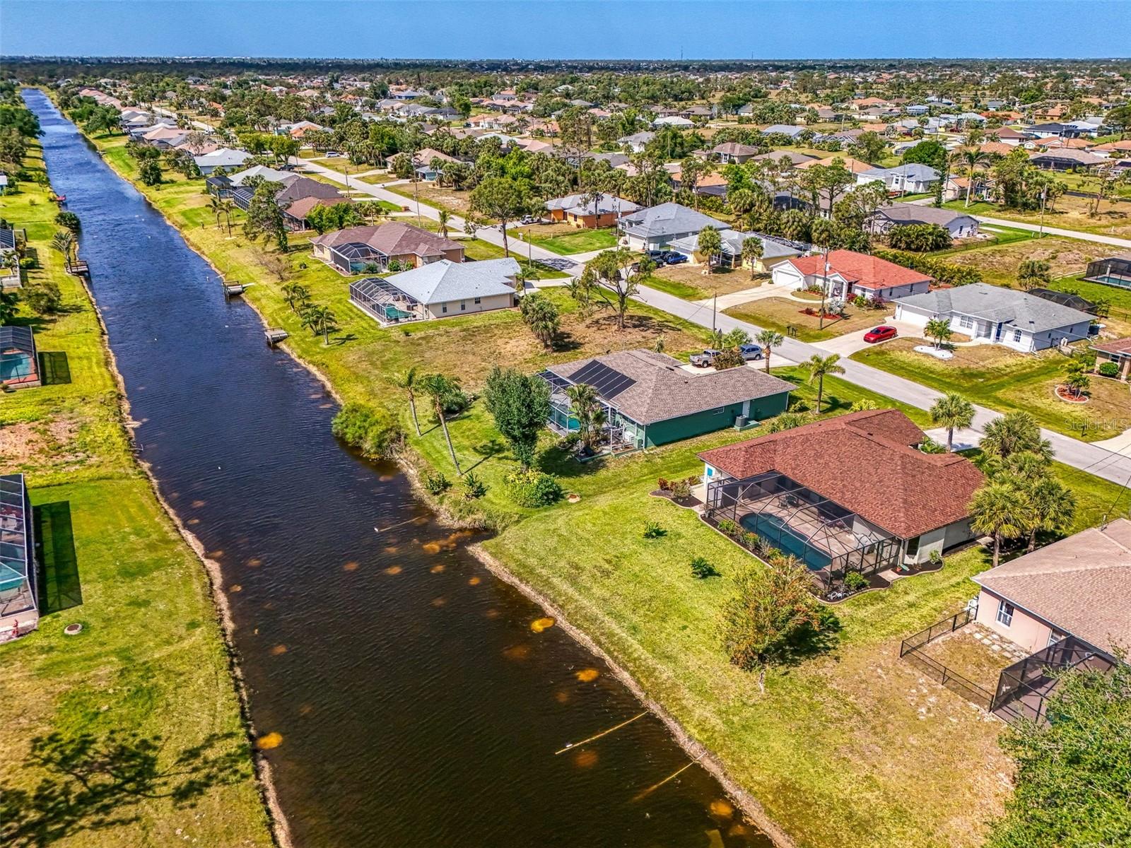 32 LONG MEADOW LN, ROTONDA WEST, FL, 33947