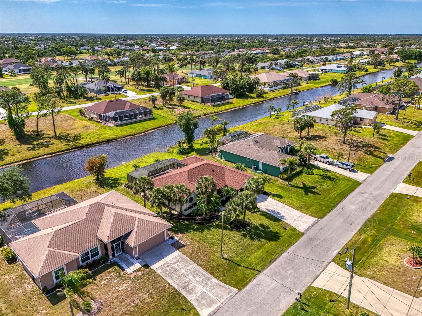 32 LONG MEADOW LN, ROTONDA WEST, FL, 33947