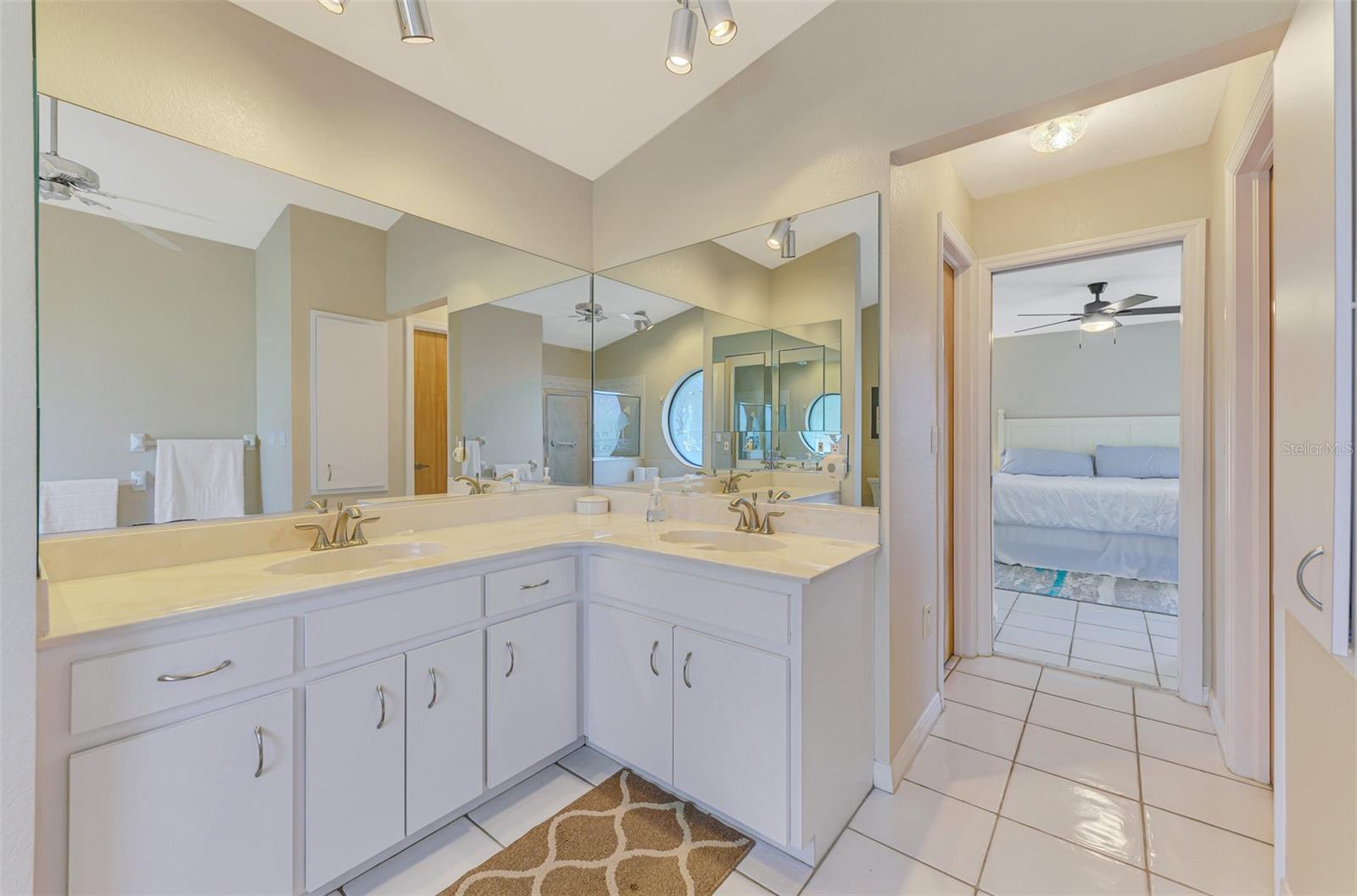 32 LONG MEADOW LN, ROTONDA WEST, FL, 33947