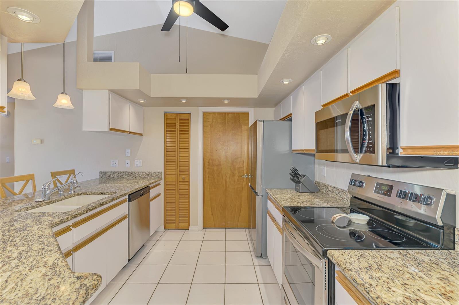 32 LONG MEADOW LN, ROTONDA WEST, FL, 33947