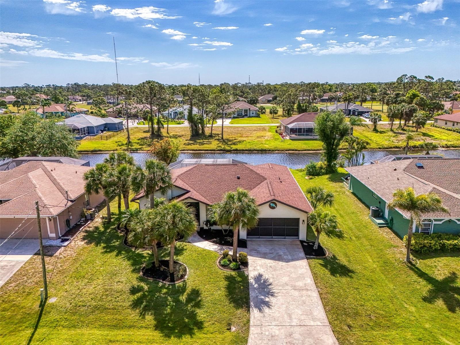 32 LONG MEADOW LN, ROTONDA WEST, FL, 33947