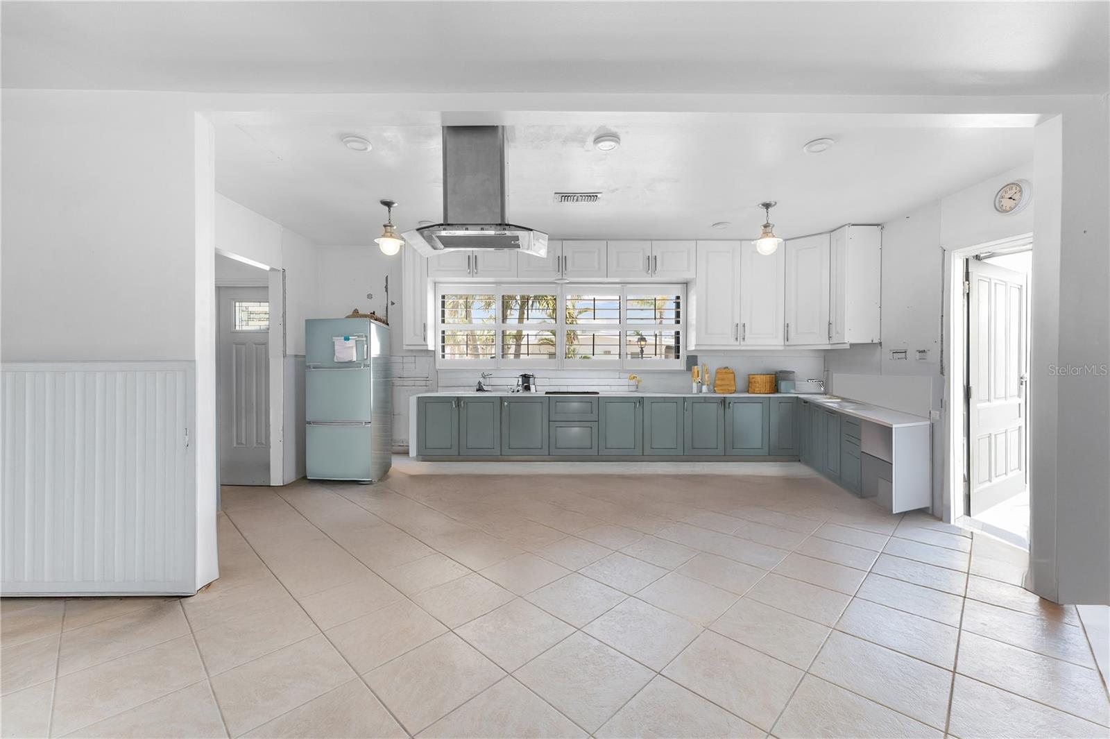 636 TARAWITT DR, LONGBOAT KEY, FL, 34228