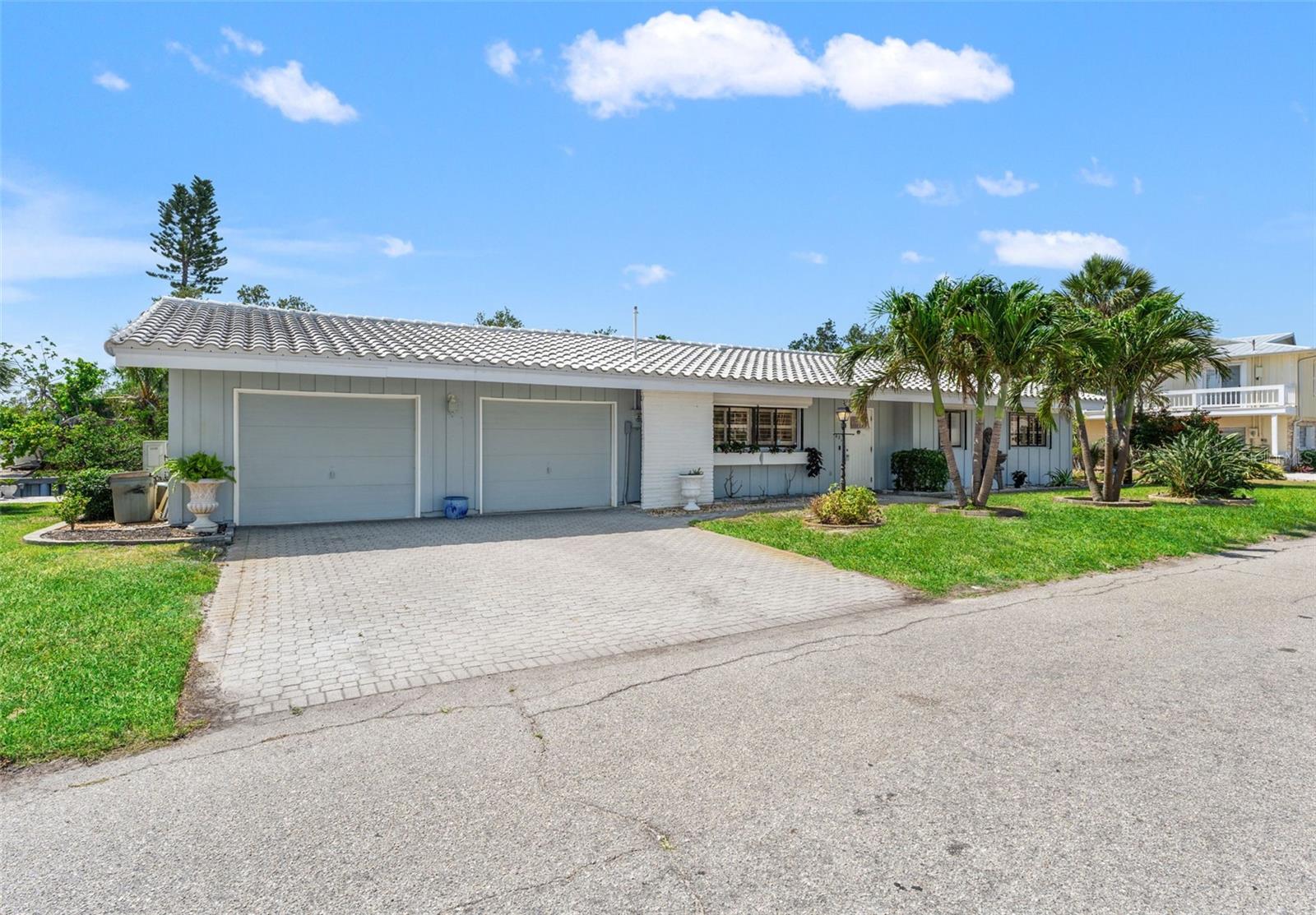 636 TARAWITT DR, LONGBOAT KEY, FL, 34228