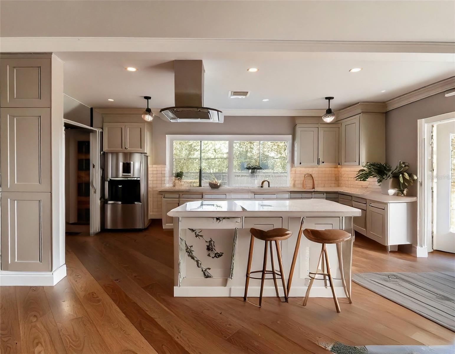 636 TARAWITT DR, LONGBOAT KEY, FL, 34228