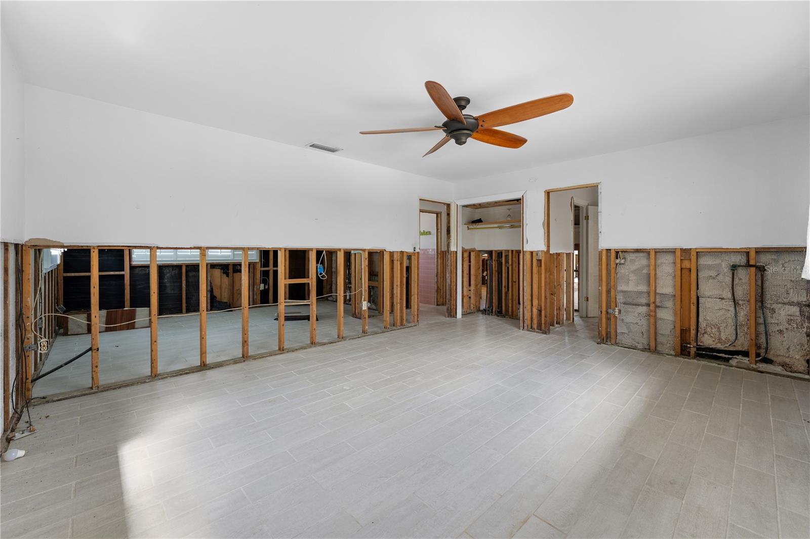 636 TARAWITT DR, LONGBOAT KEY, FL, 34228