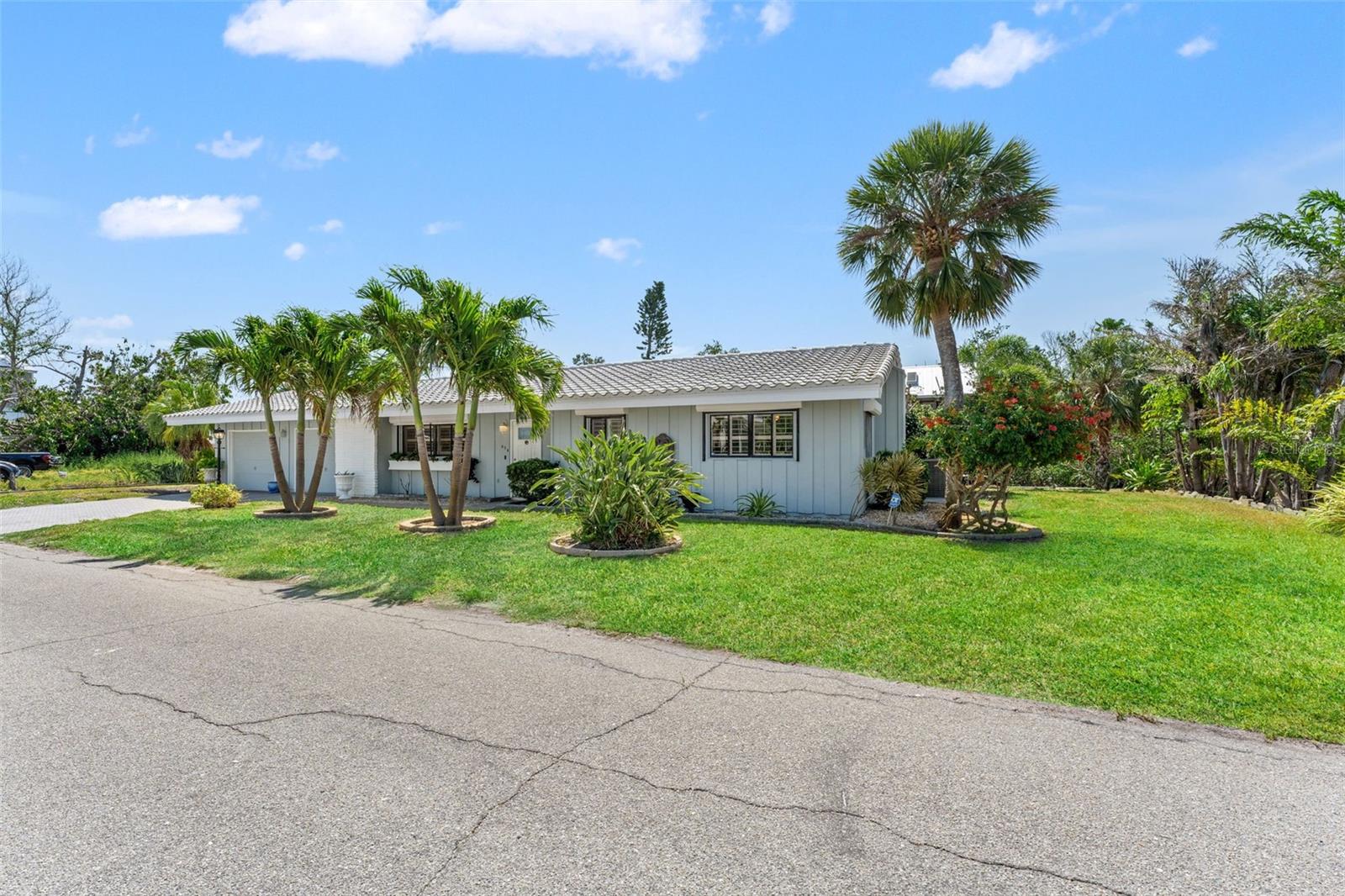 636 TARAWITT DR, LONGBOAT KEY, FL, 34228