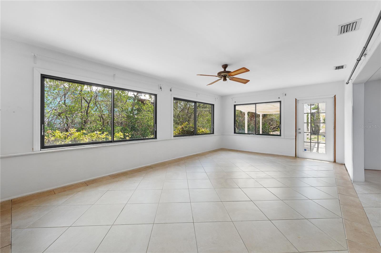 636 TARAWITT DR, LONGBOAT KEY, FL, 34228