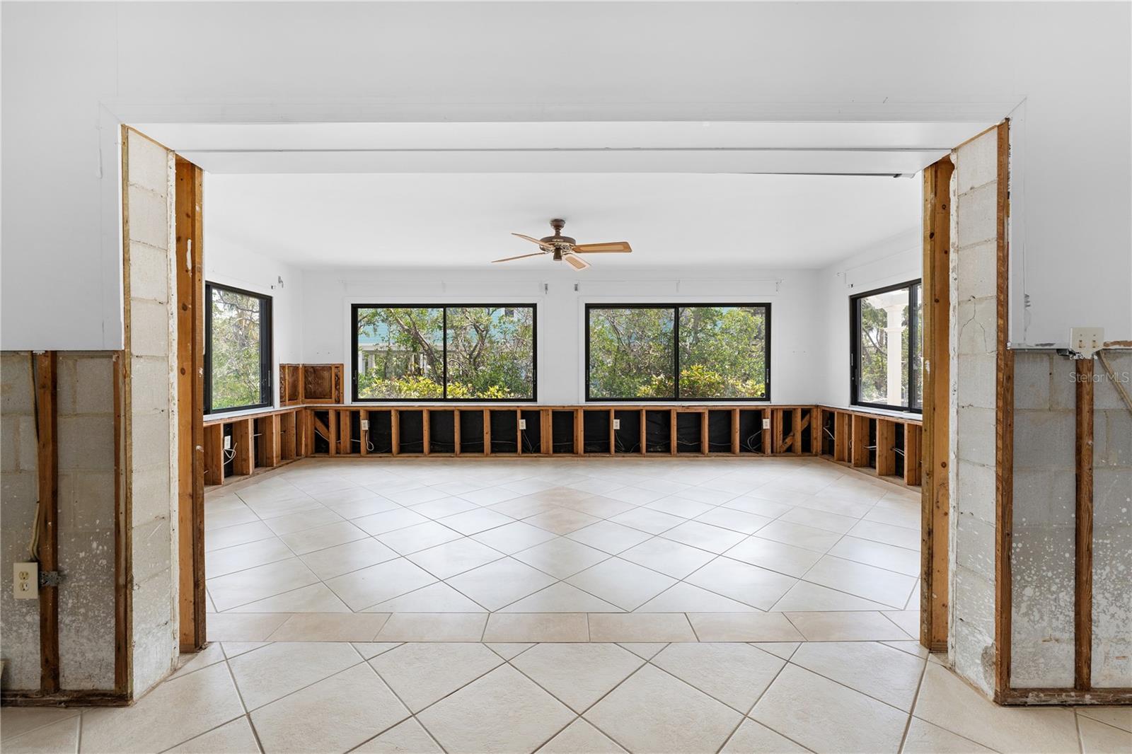 636 TARAWITT DR, LONGBOAT KEY, FL, 34228