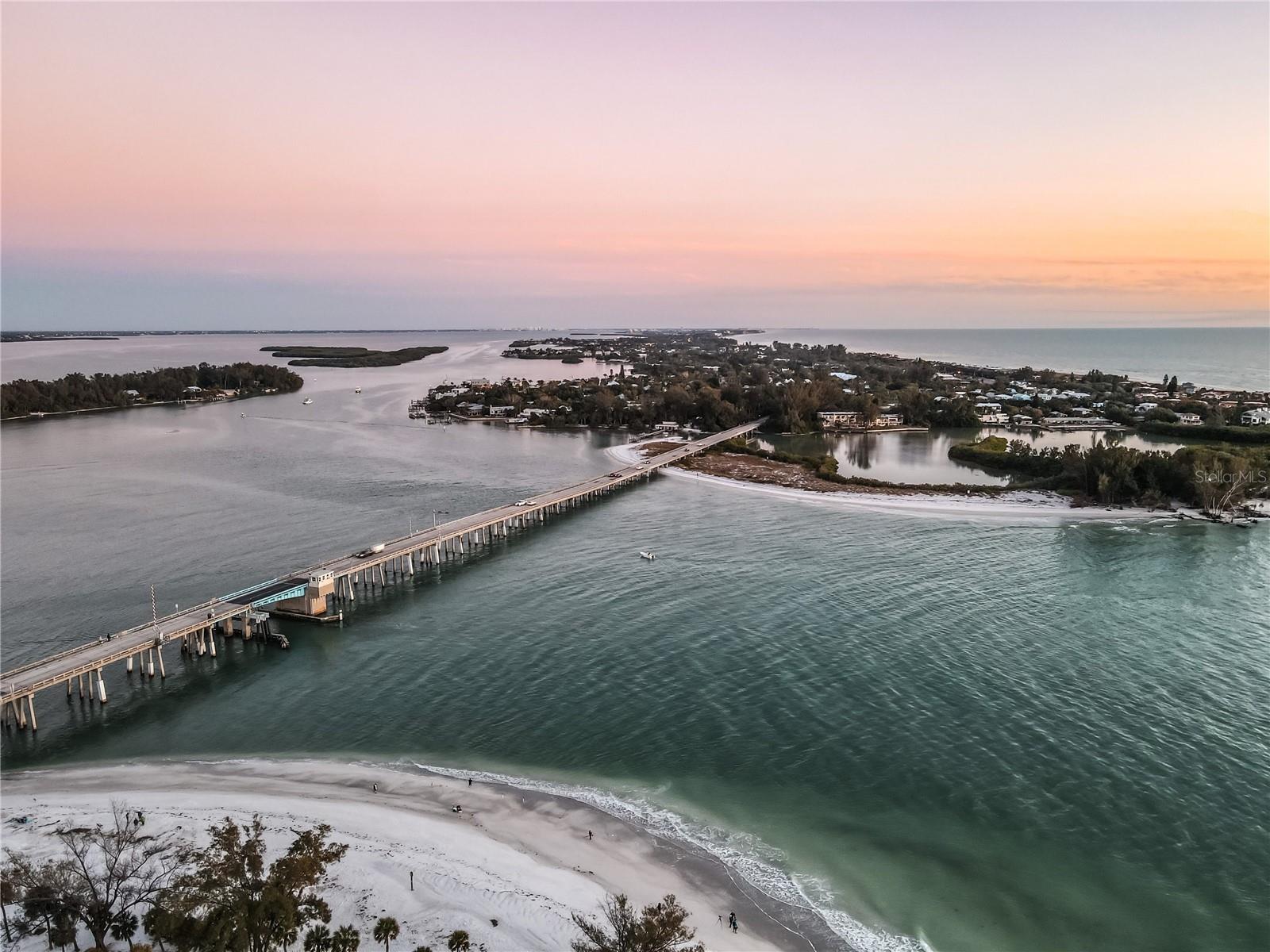 636 TARAWITT DR, LONGBOAT KEY, FL, 34228